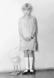 Meisje met ooievaar, Mexico-Stad, ca. 1926
